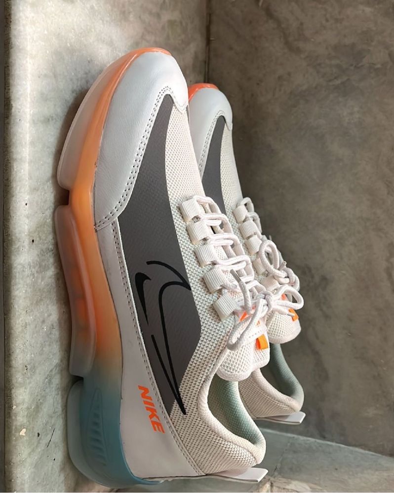 New Nike Sports Shoes