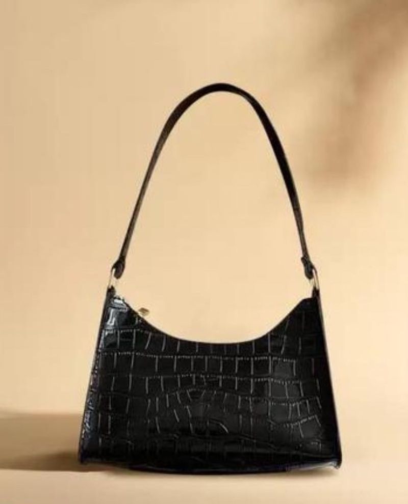 trendy sling black with portable space