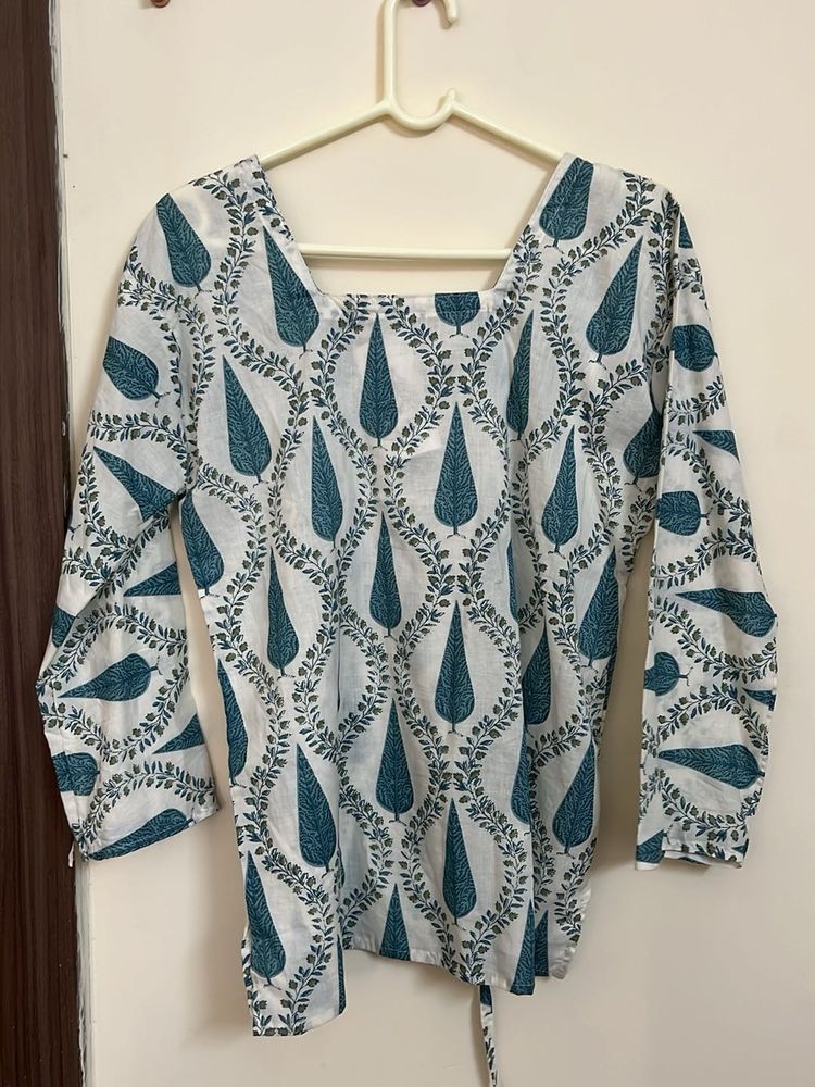 Elegant Teal &amp; White Printed Kurta