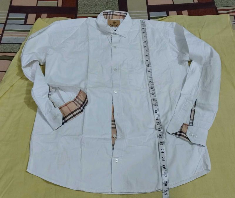 Men's White Classic Fit Button-Down Shirt