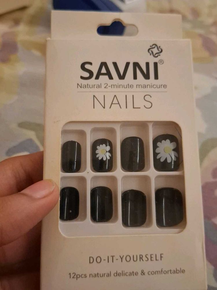 SAVNI Natural 2-Minute Manicure Press-On Nails