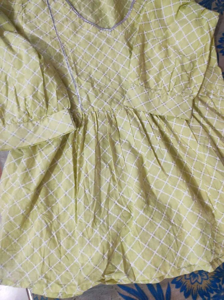 Cute Green Checkered Top