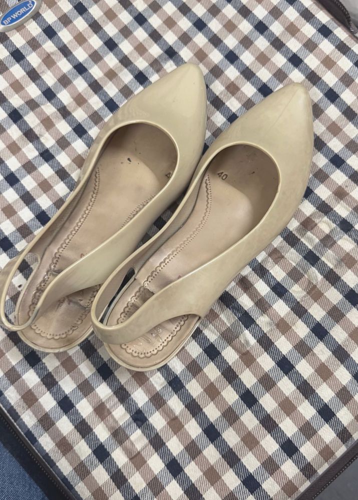 Elegant Beige Slingback Flats size40