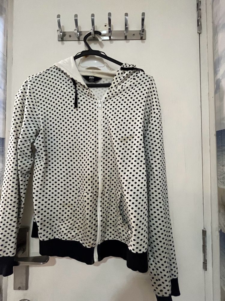 Max Sweatshirt With Hood L Size In Good Condition