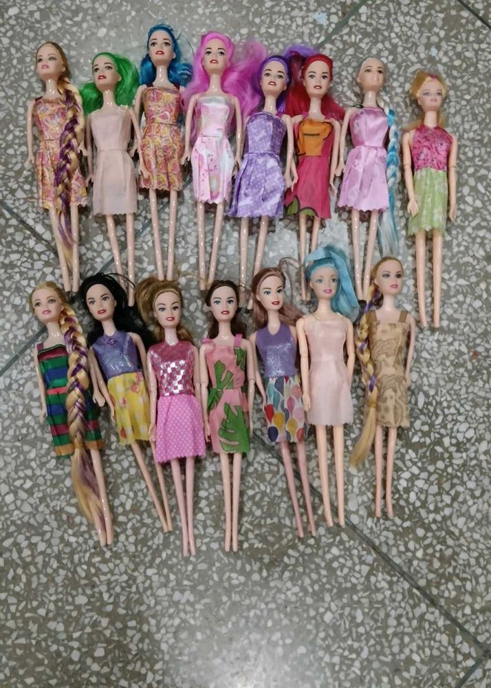 Lot of Fashion Dolls
