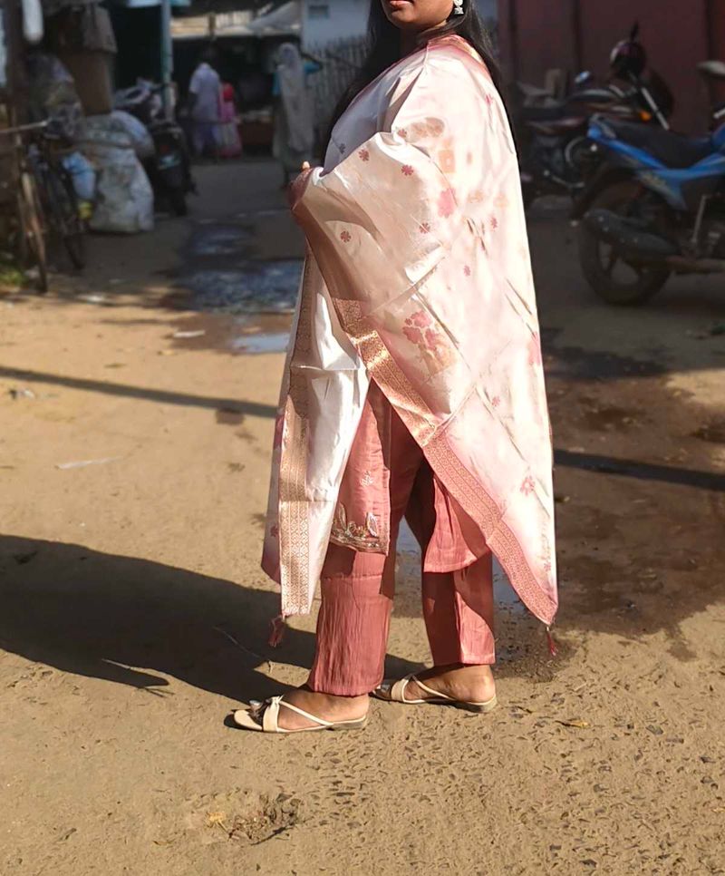 Elegant Pink Ethnic Wear Set