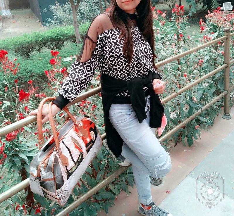 Chic Black &amp; White Printed Tunic