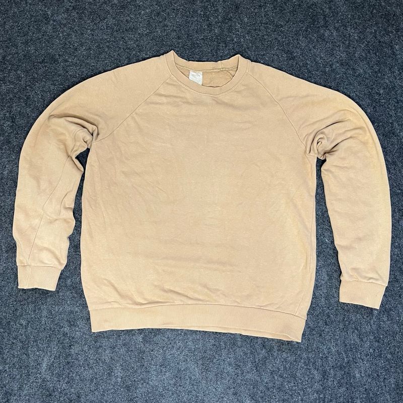 beige sweatshirt