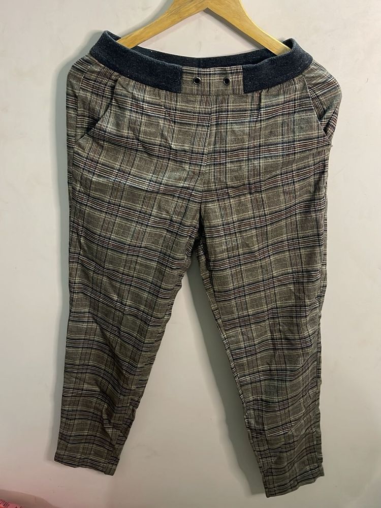 Plaid Cropped Pants