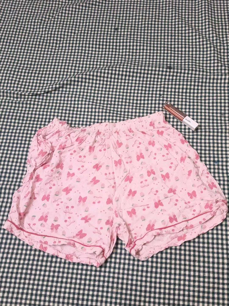aesthetic bow Shorts