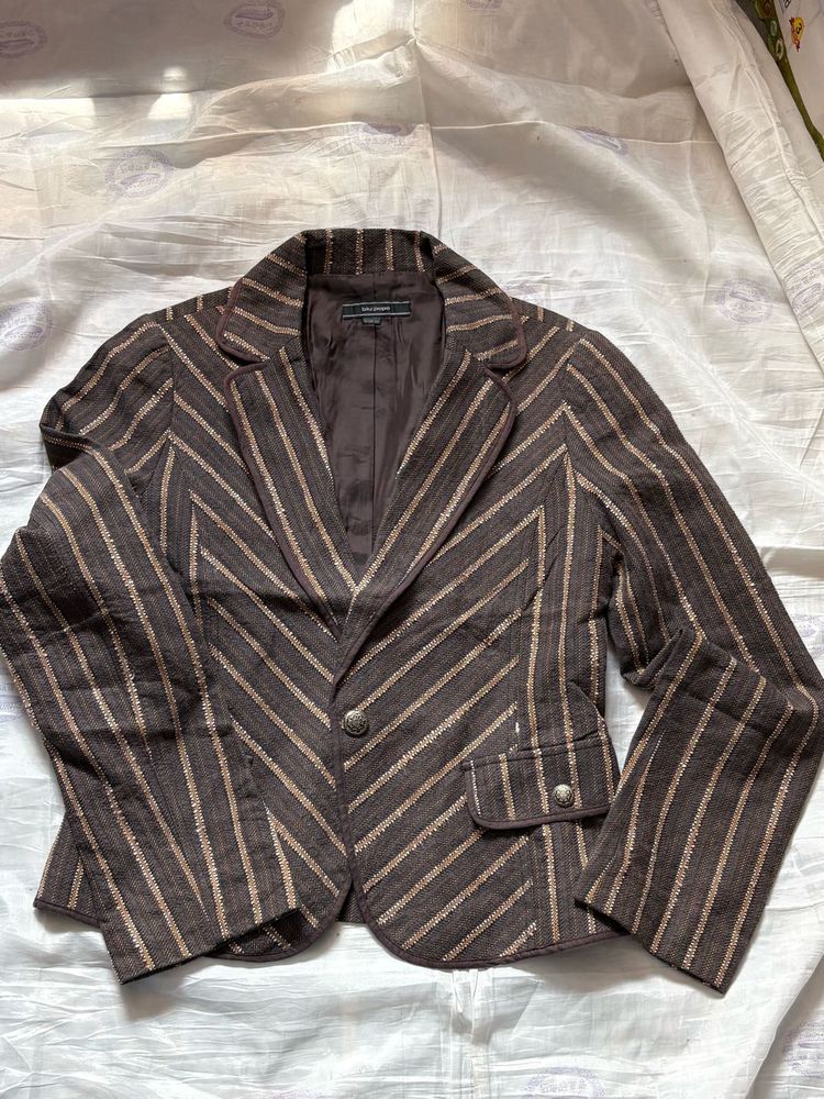 Chic Striped Blazer