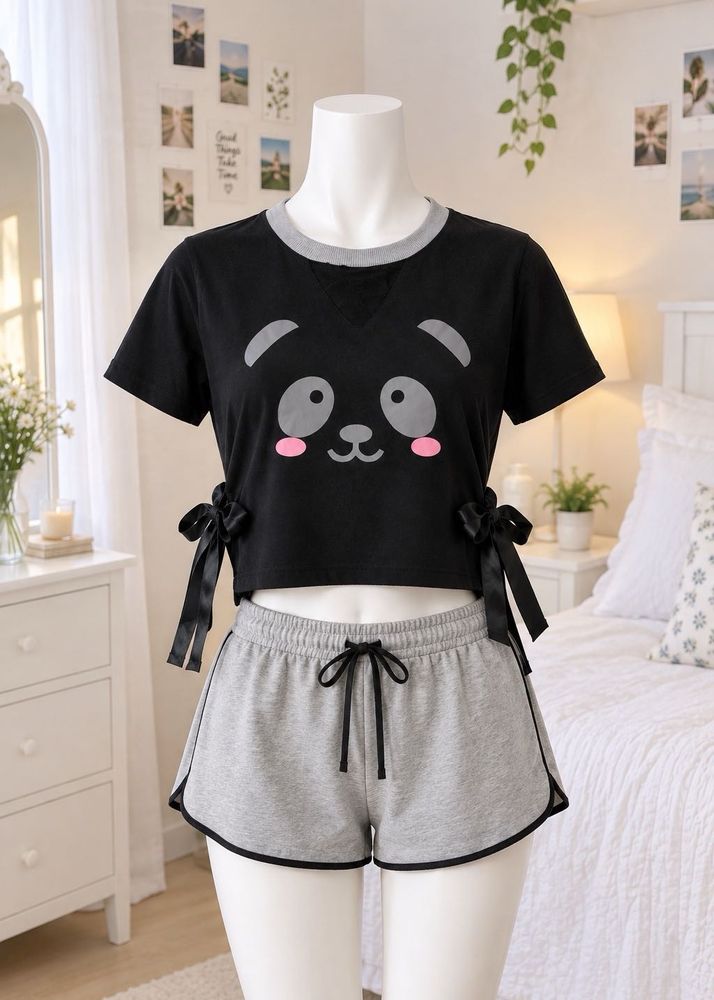 Cute Bow Panda Graphic T-Shirt 🐼