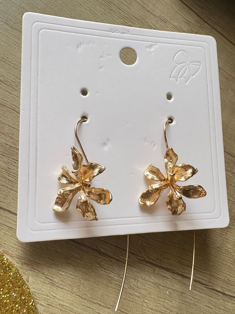 Gold Flower Drop Earrings