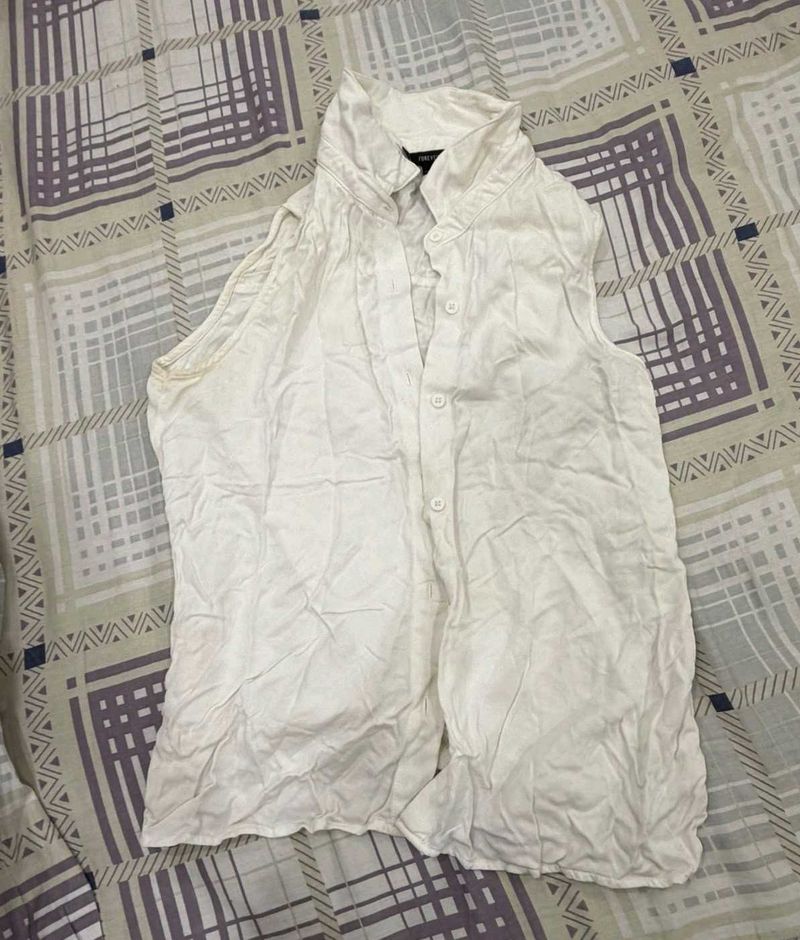Classic White Sleeveless Button-Up Top