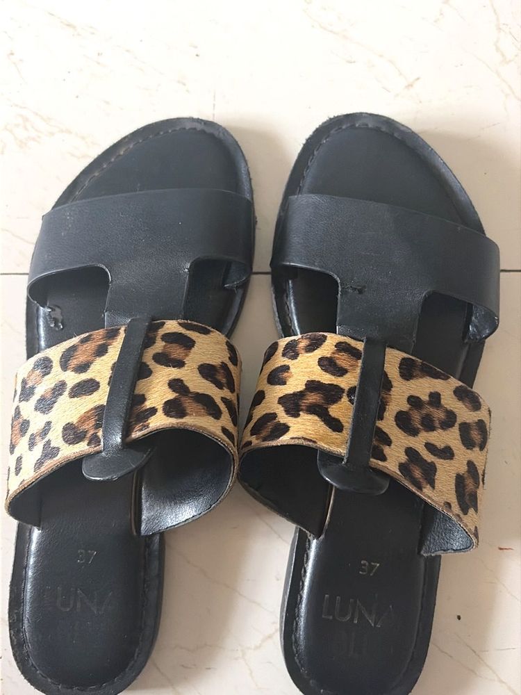 Westside Lunablu—Stylish Leopard Print Sandals
