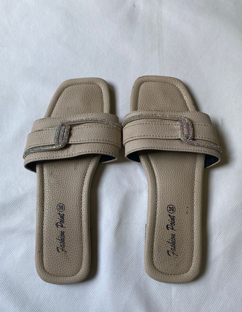 Elegant Beige Slides