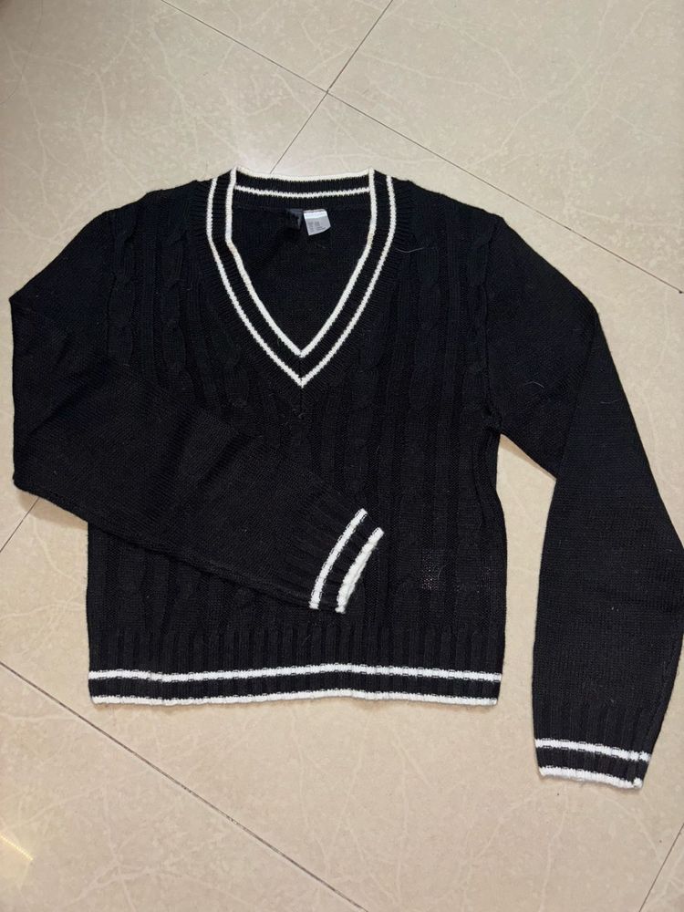 H&amp;M V-Neck Cable Knit Sweater
