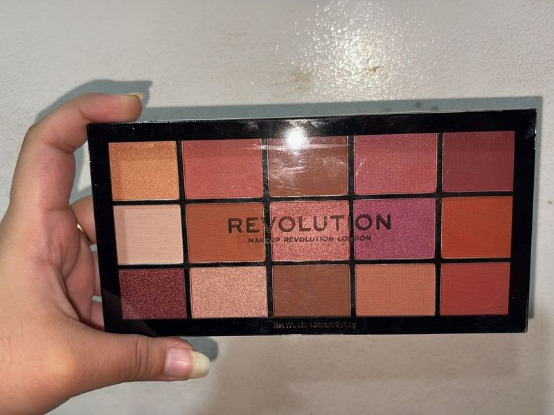 Revolution 15 Color Eyeshadow Palette