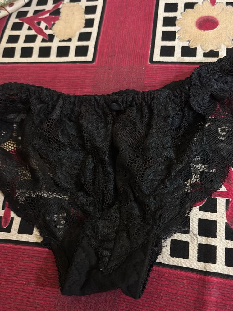 Black net brief
