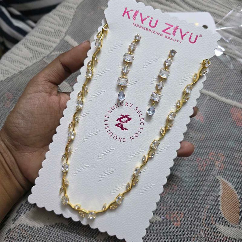 tulip 🌷 Necklace &amp; Earring Set