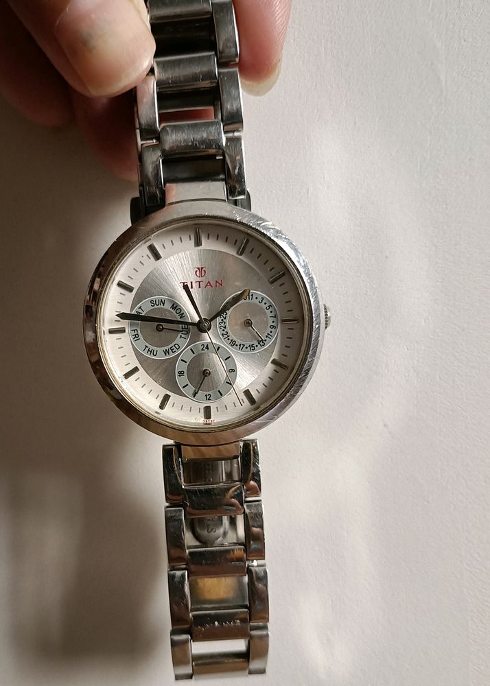 TITAN WRIST WATCH METAL BODY
