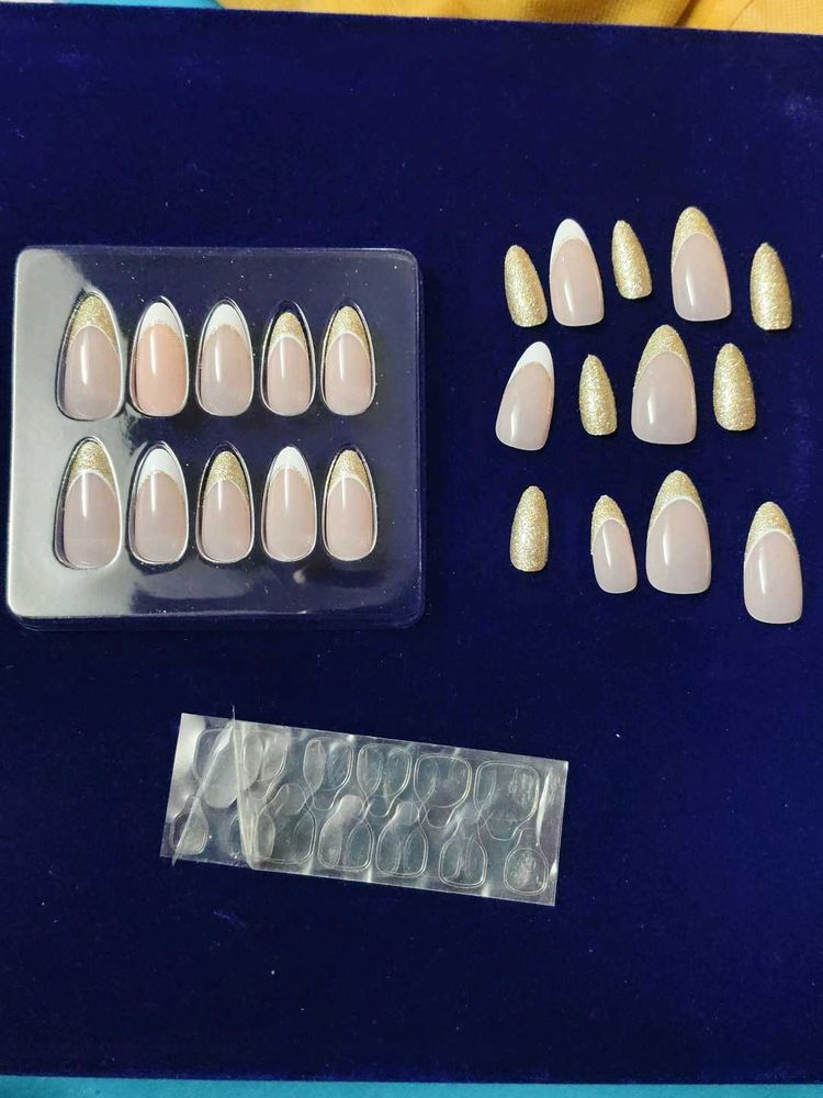 French Tip Press-On Nails Set