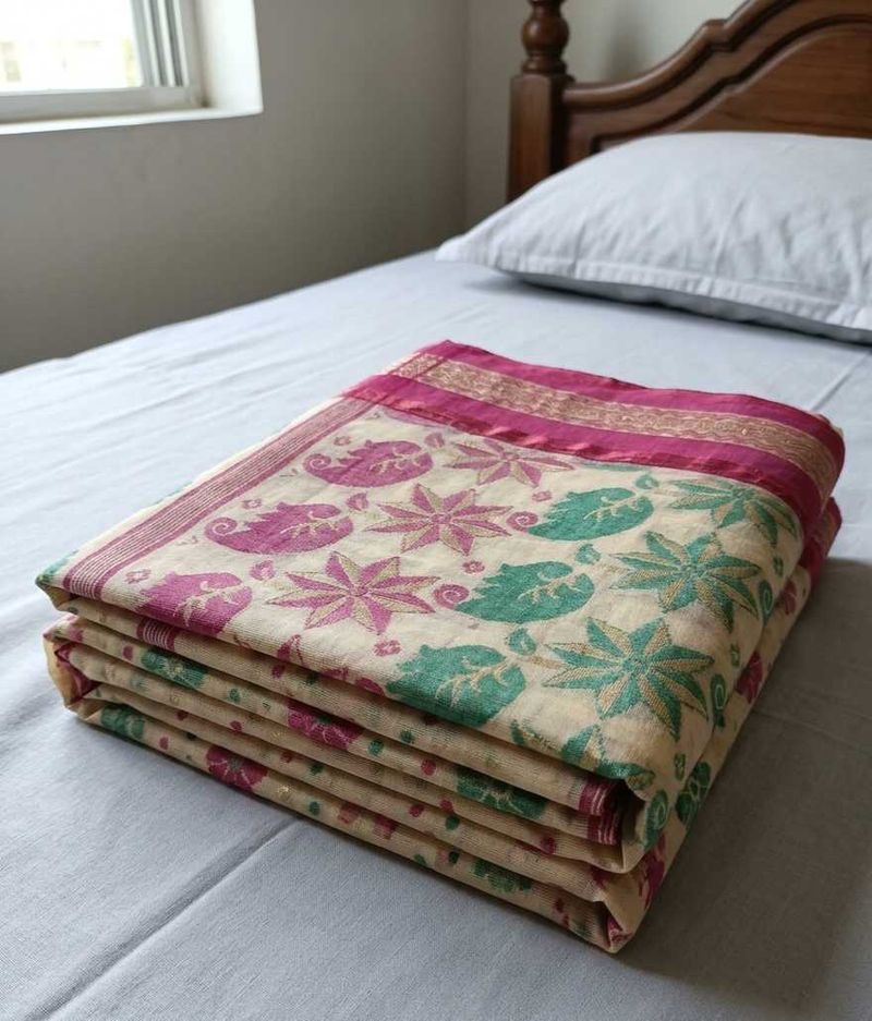 Bengal Taant Cotton Saree with Red Border