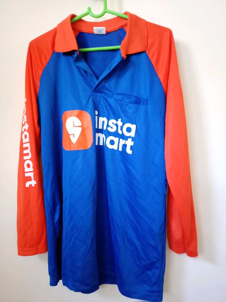 long-sleeved t-shirt for Swiggy Instamart.