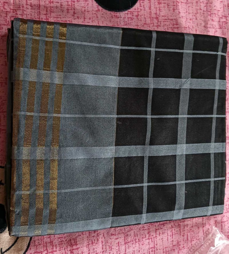 Black &amp; Grey Checked Saree