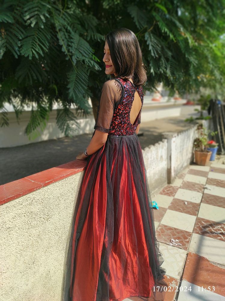 Party Wear Gaun