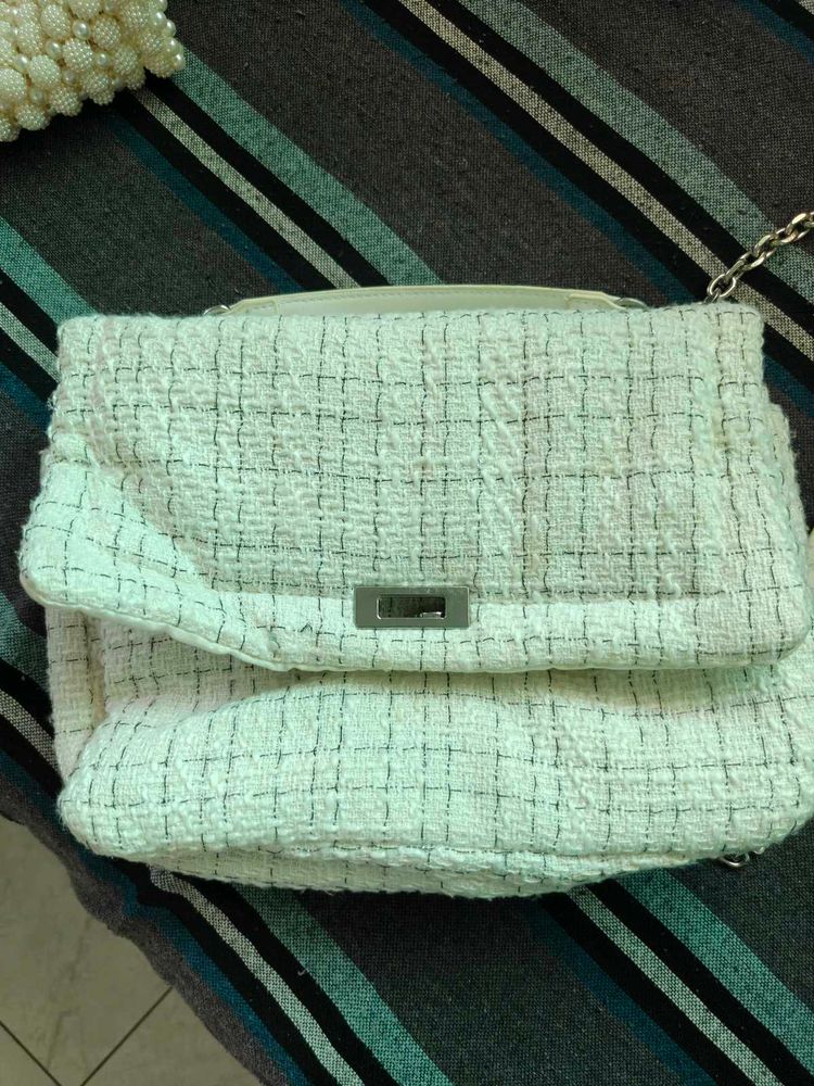 Chic Tweed Flap Bag