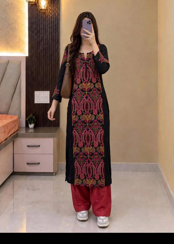 kurta &amp; shalwar Embroidered Black and