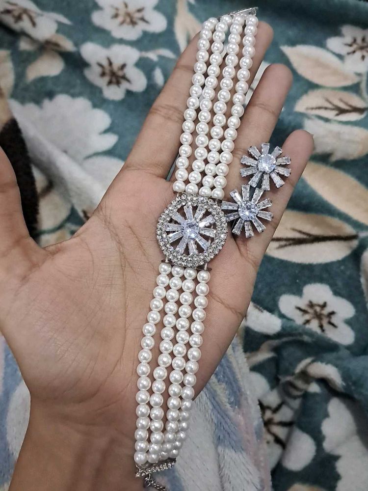 Elegant Pearl and Crystal Jewelry Set