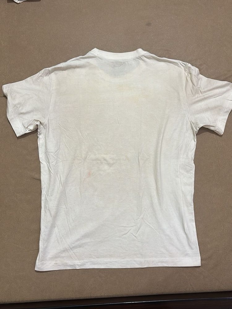Levi's Basic White T-Shirt