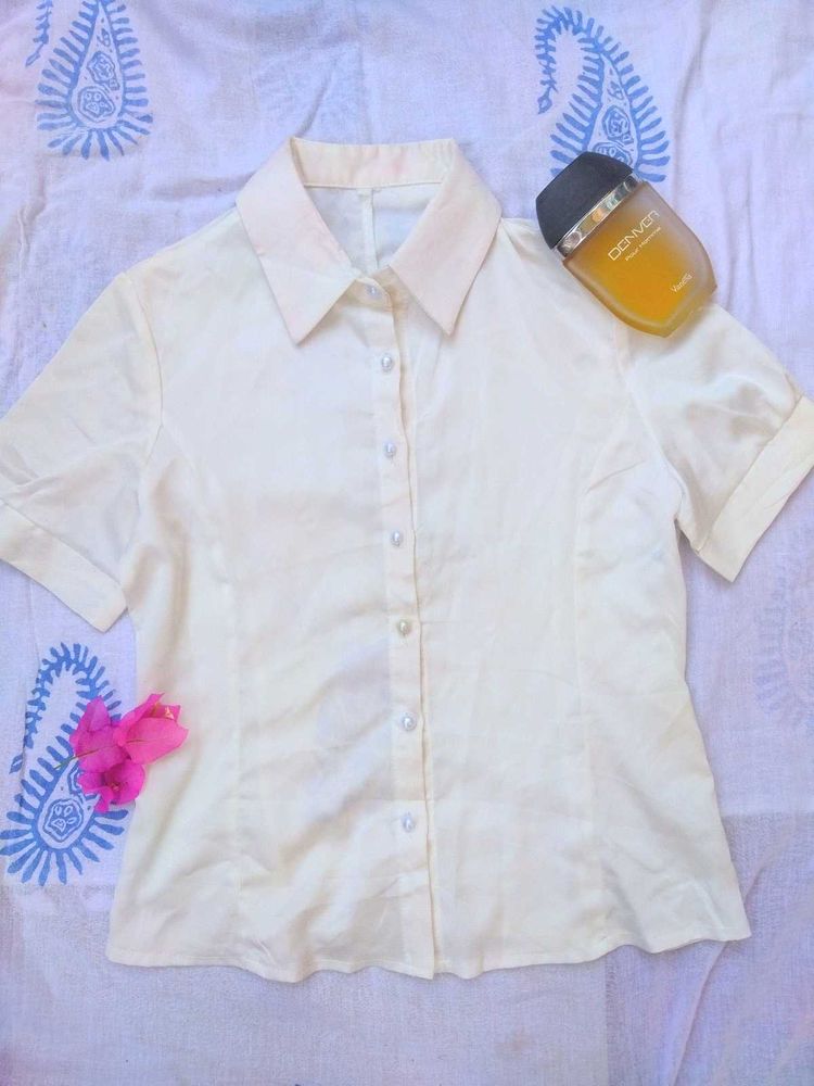 white Collared Short Sleeve Top