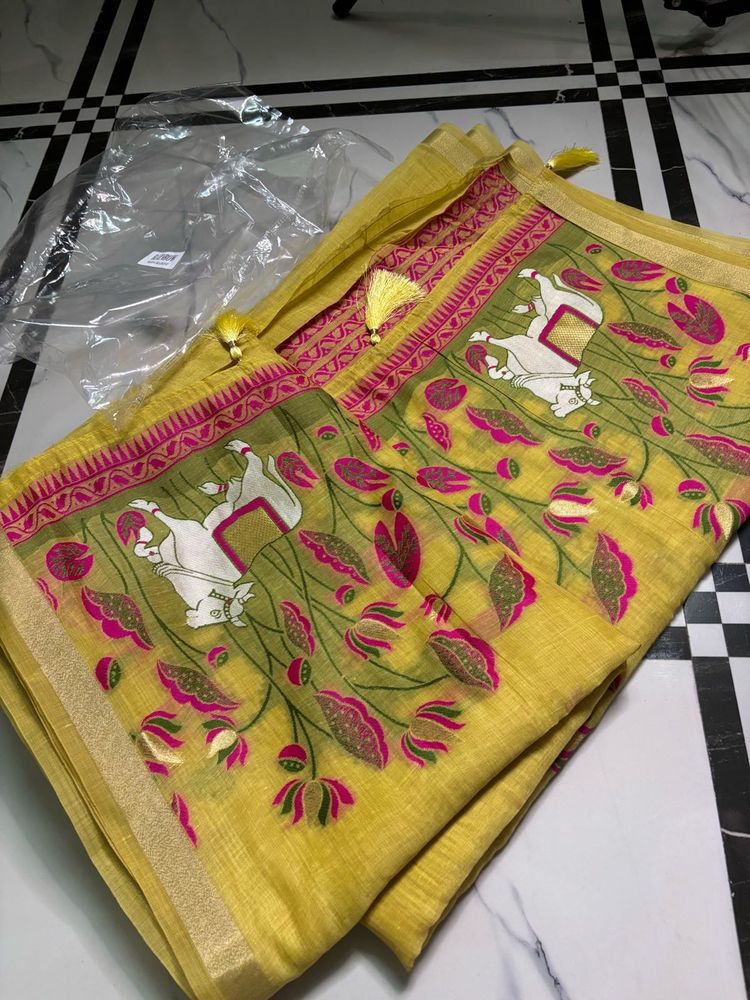 NewYellow Saree Floral Print with blouse piece