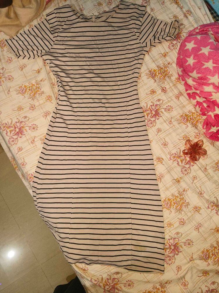 Striped Short Sleeve Dress 🖤🤍