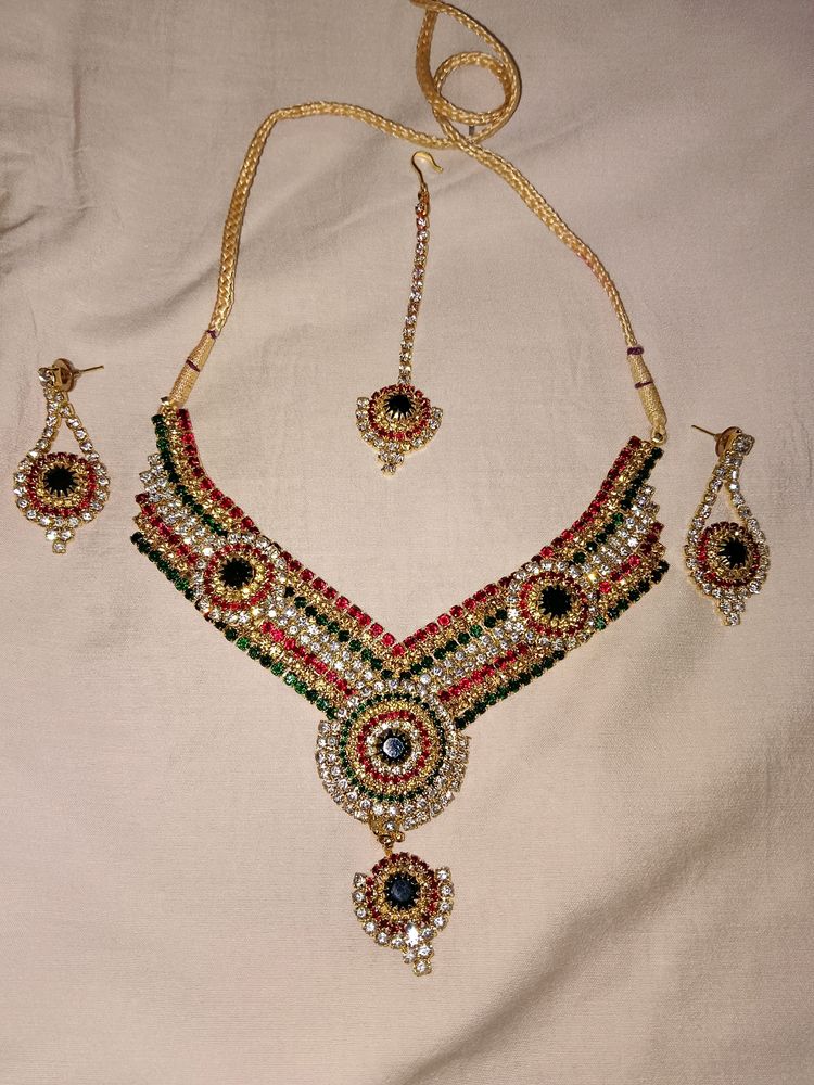 Malti colour Necklace With Mang Tika