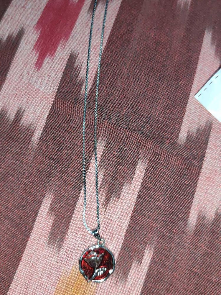Elegant Rose Pendant Necklace