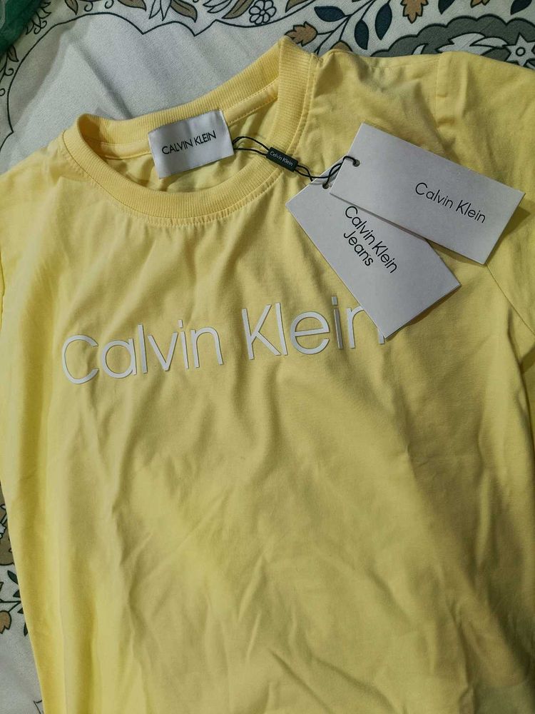 Calvin Klein t shirt