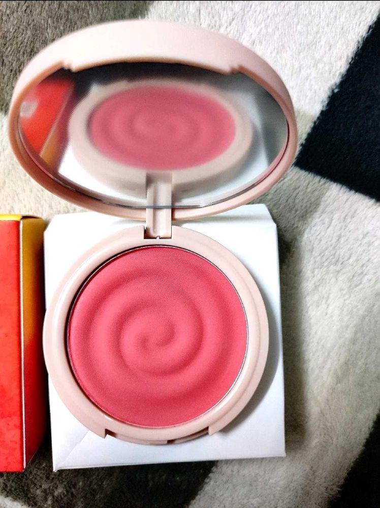 MyGlamm Frozen Raspberry Blush