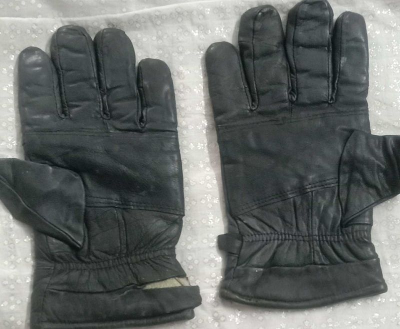 Black Leather Gloves