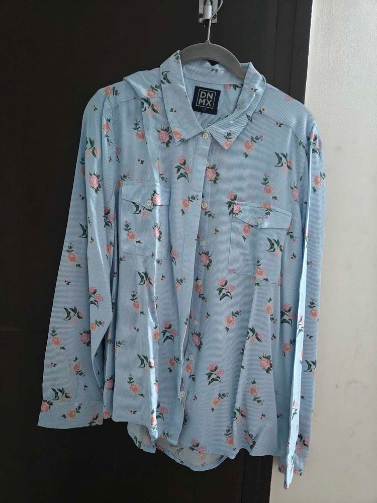 nwt dnmx Floral Button-Up Shirt