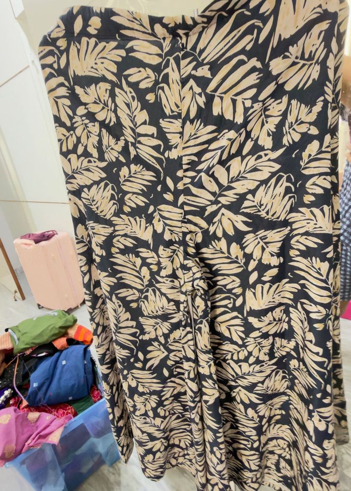 Leaf Print Flowy boot cut pant