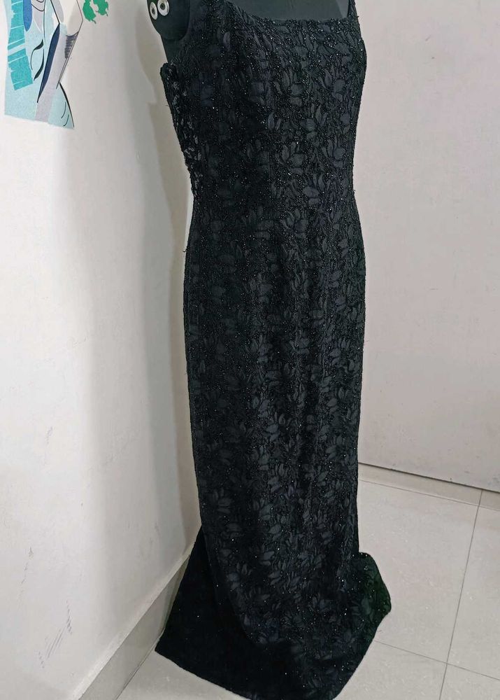 GLAM PARTY Black Lace Gown