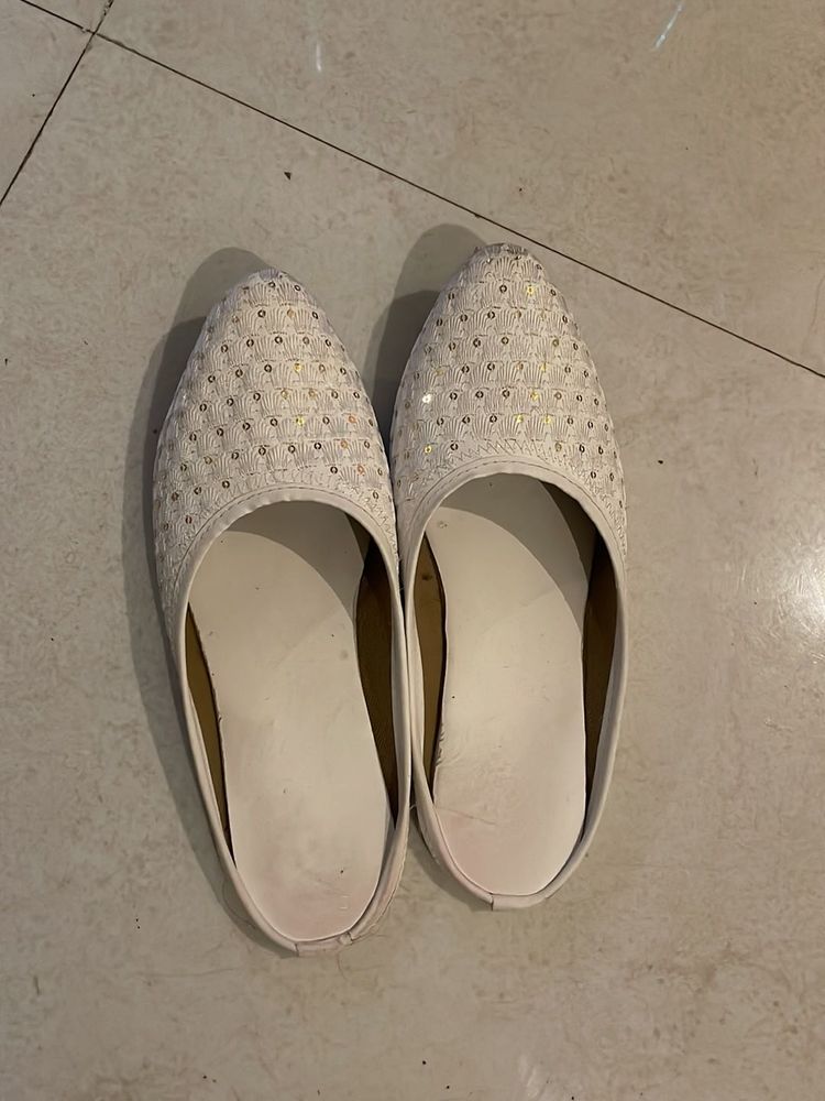 White Embellished Juttis