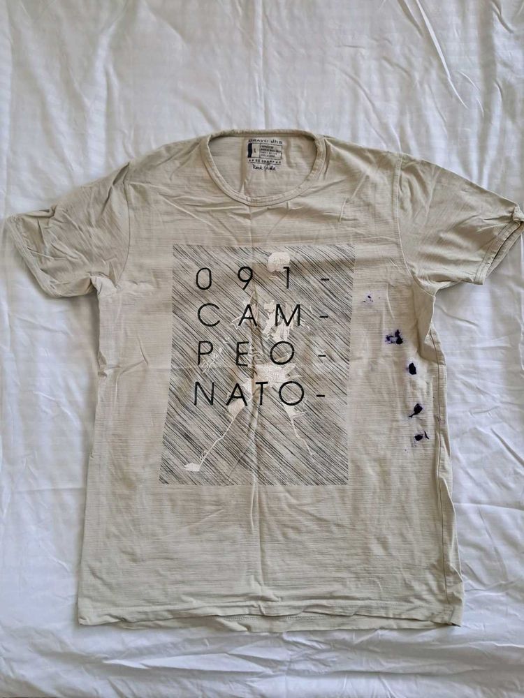 Men's Off White Tshirt