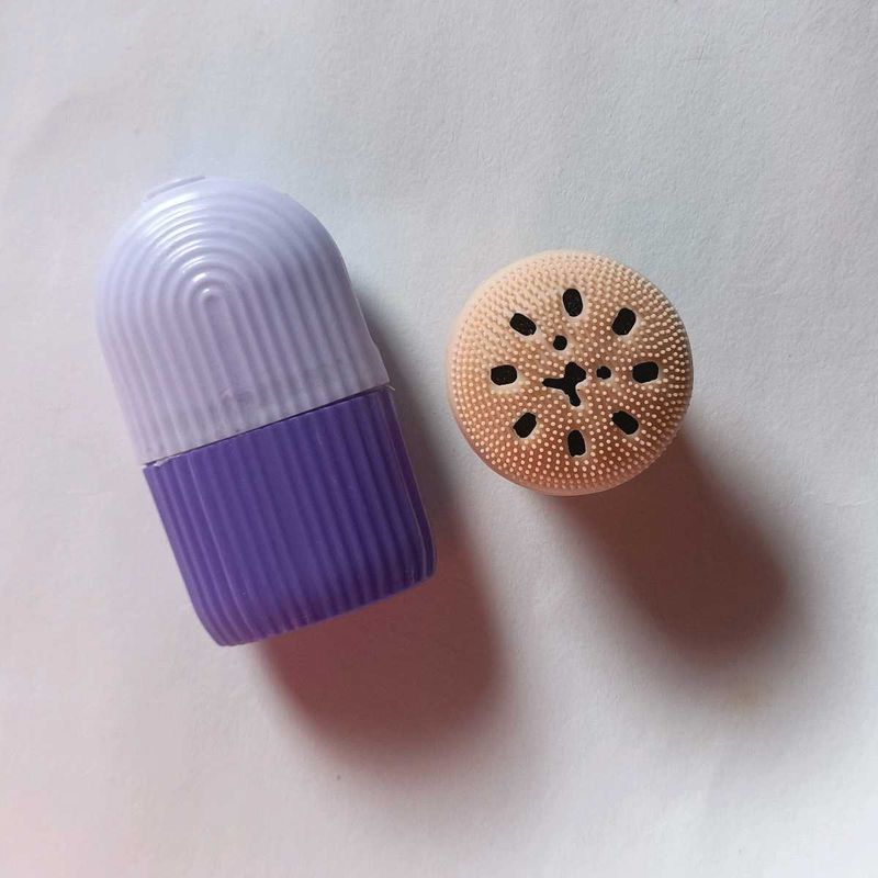 Silicone Ice Roller + pore cleaning scrub