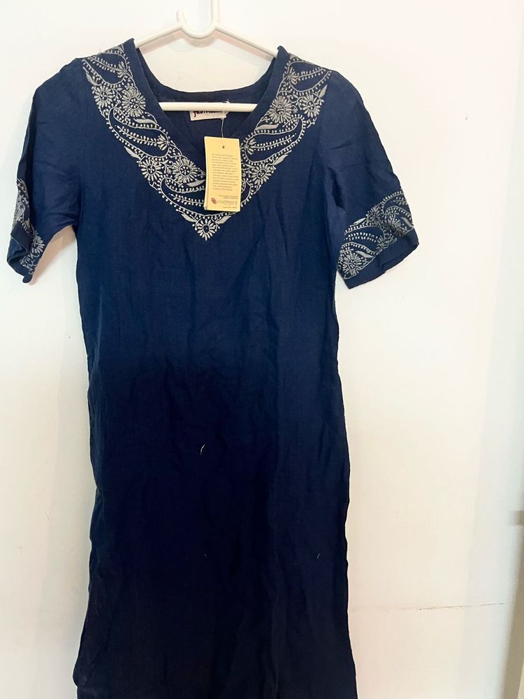 Women's Blue Embroidered Kurta