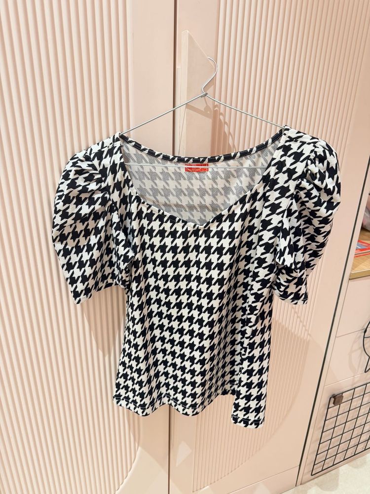 Houndstooth Puff Sleeve Top